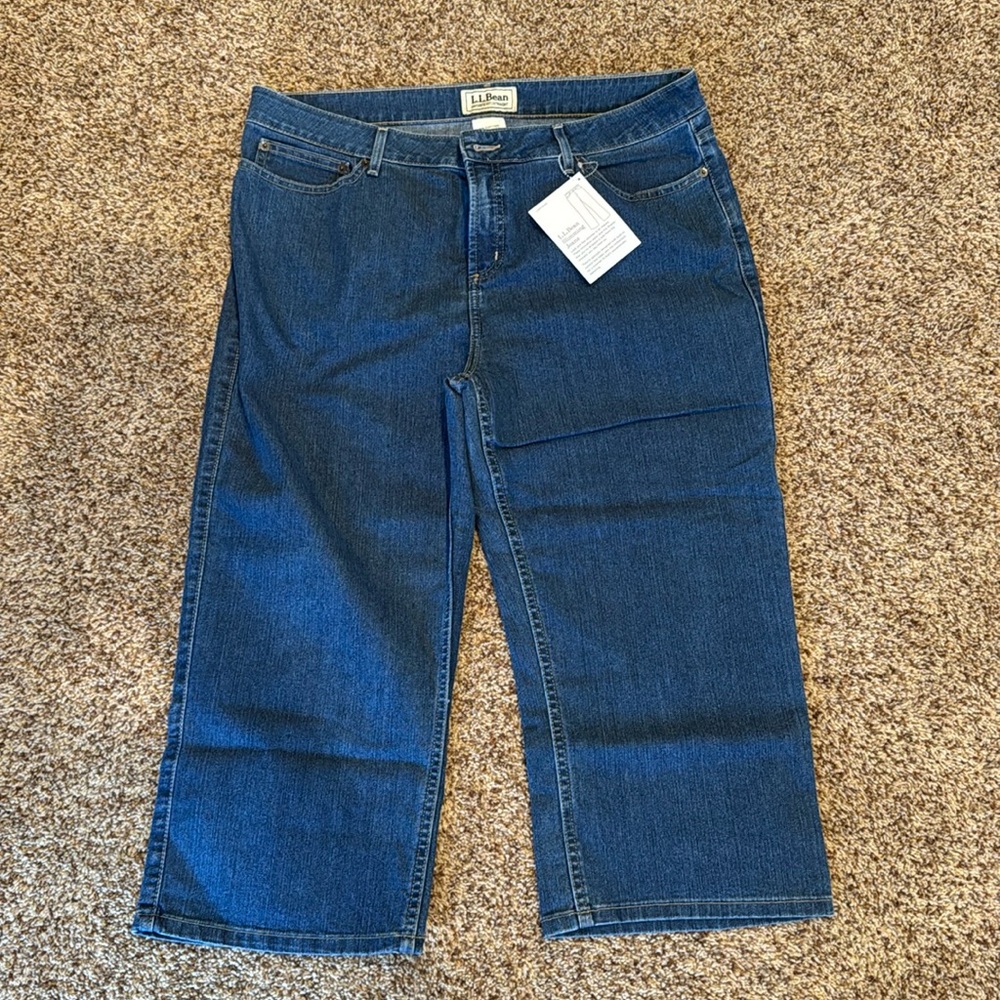 NWT LL Bean women’s favorite fit, straight, slimming cropped jeans 16 Petite